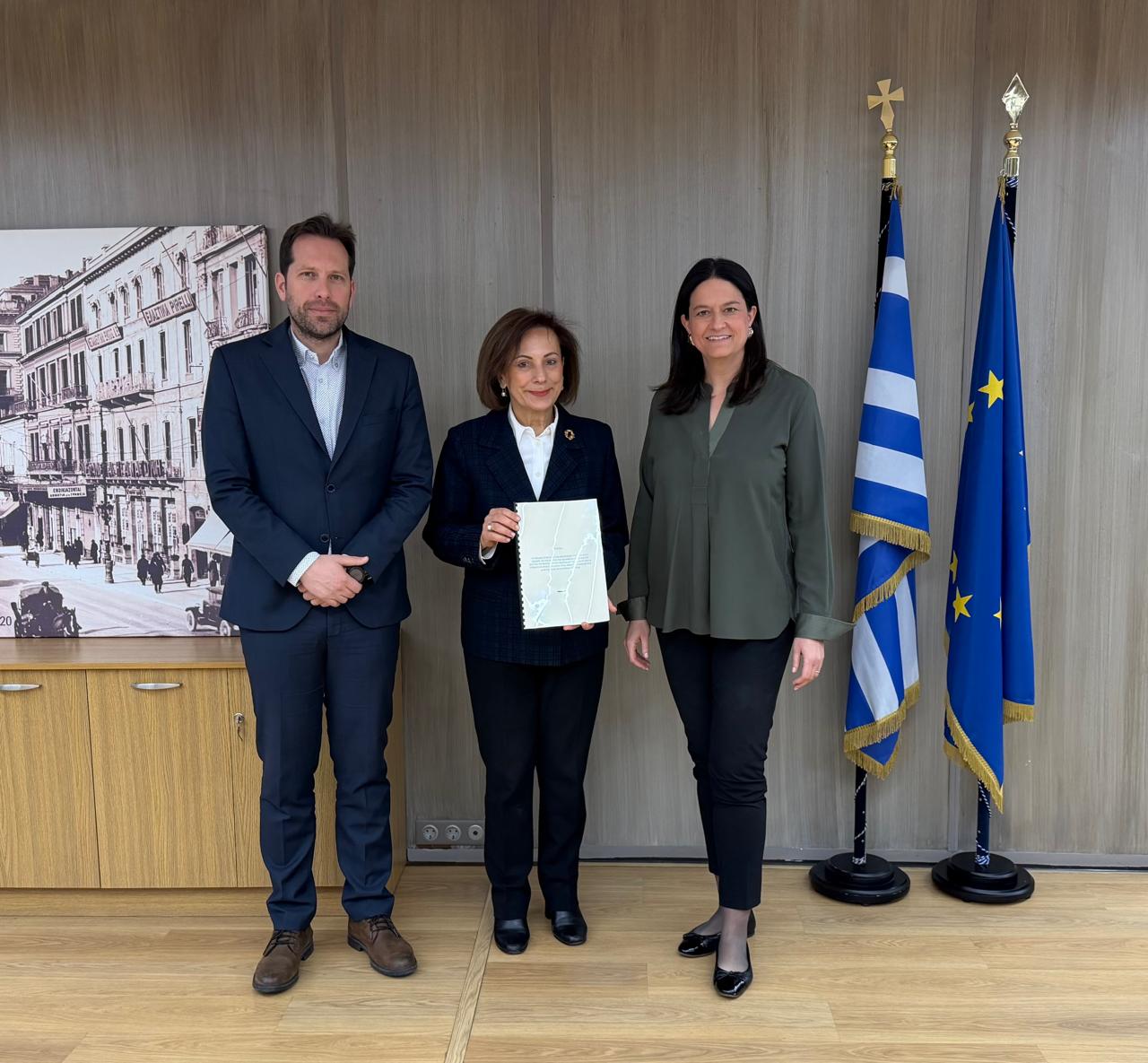 Πόρισμα για ενίσχυση της αρχής ίσης αμοιβής μεταξύ ανδρών και γυναικών