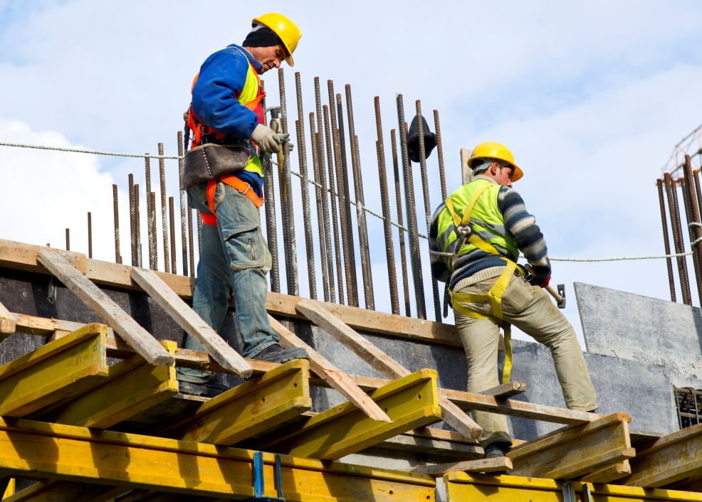 Αδειοδωροσήμο Πάσχα 2025 σε εργατοτεχνίτες οικοδόμους